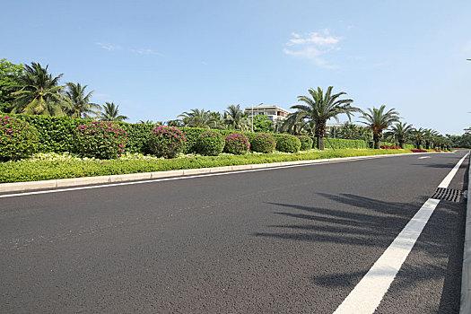 高尔夫球落入马路沟应对方法