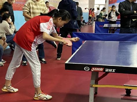 学生成为乒乓球冠军英文怎么说