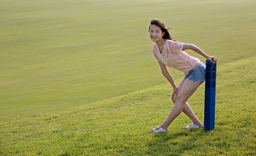 高尔夫球场美女