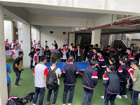 学打乒乓球的姿势