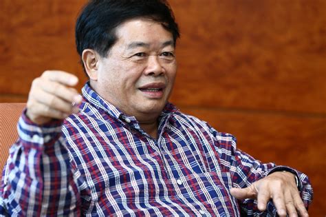 曹德旺打高尔夫球的视频