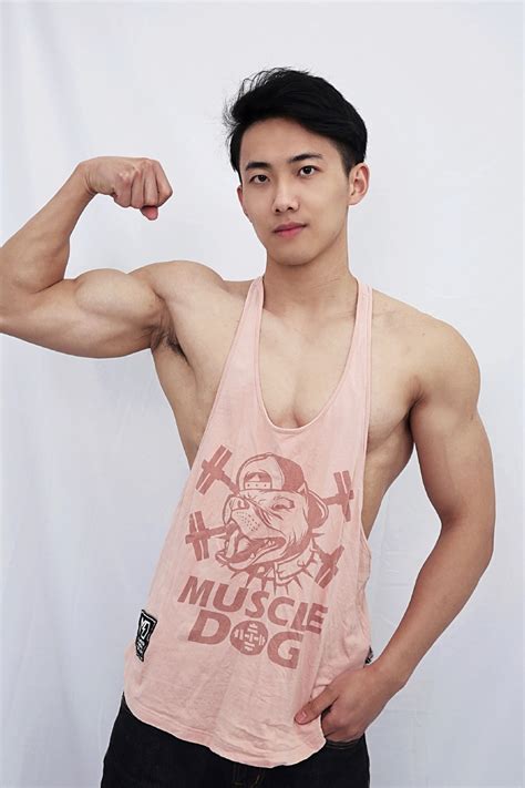 健美帅哥Pablo的肌肉展示